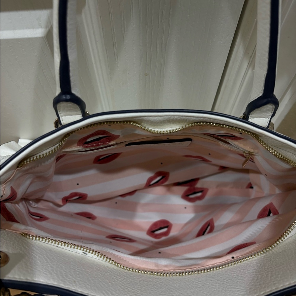 Eva Mendes for New York & Company Elegant White Satchel - Picture 3 of 4